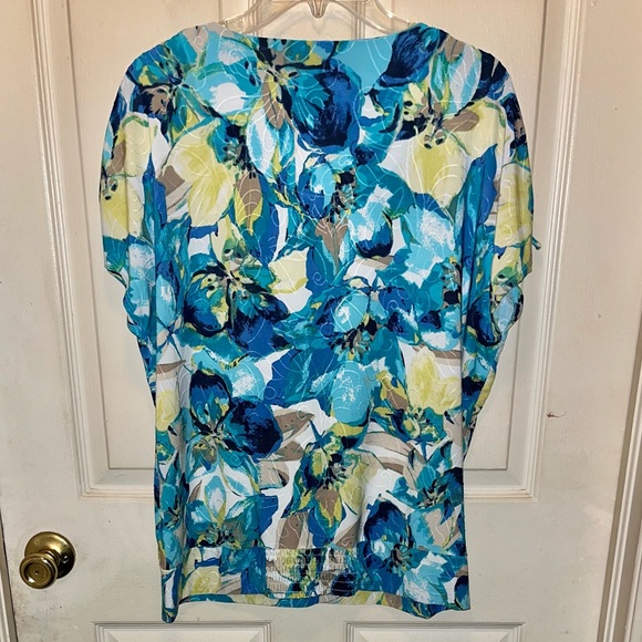 JM COLLECTION Women’s Short Sleeve Print Top. Sz M. - Picture 3 of 4